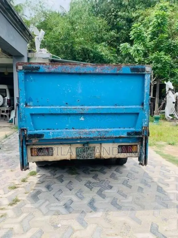 Isuzu NKR 1991 Lorry (Used)