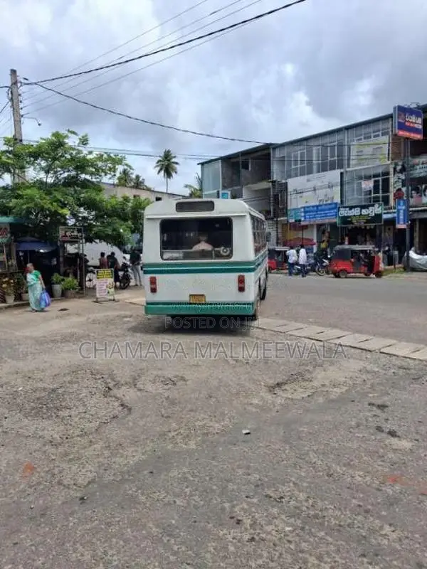 Ashok-Leyland Comet 1999 Bus (Used)