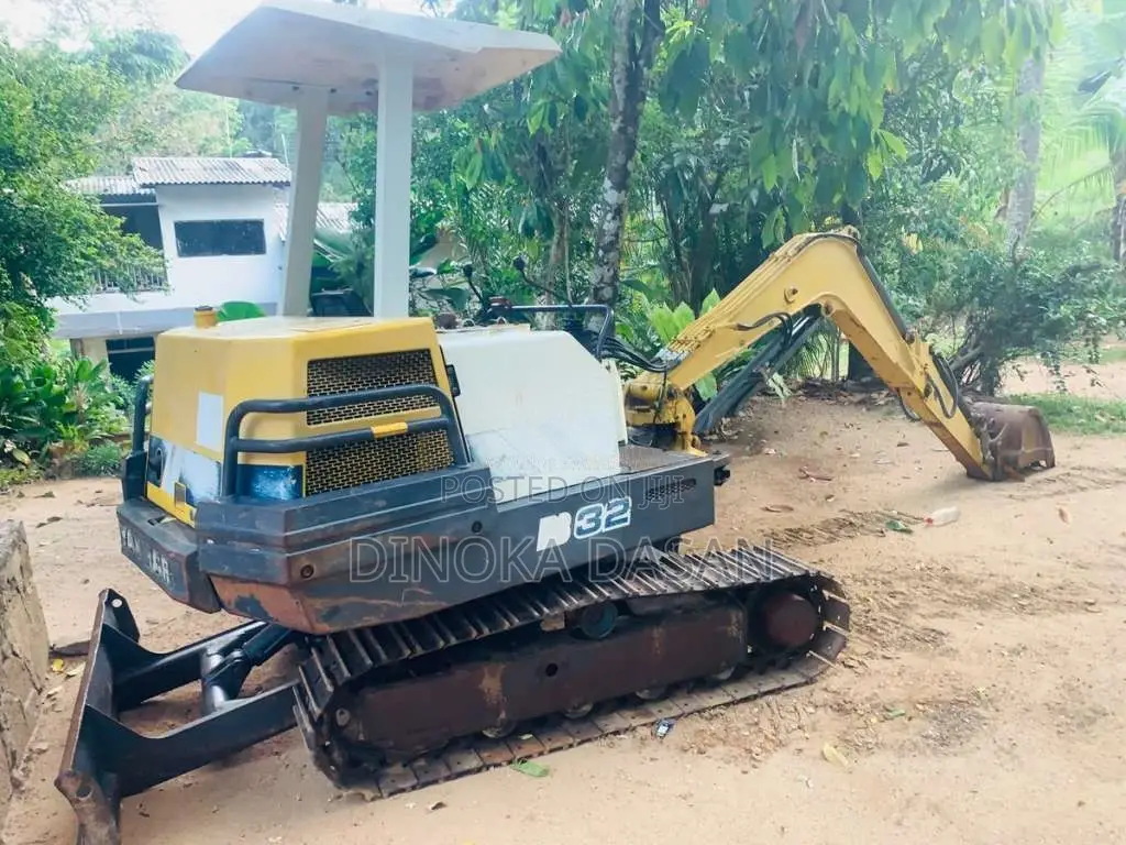 Yanmar Excavator 2014 Heavy-Duty (Used)