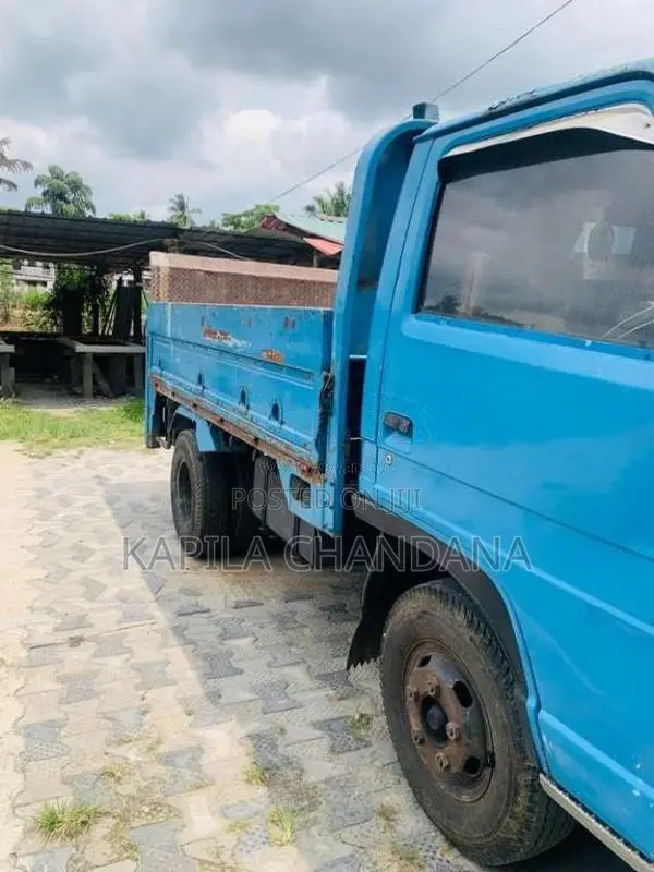 Isuzu NKR 1991 Lorry (Used)