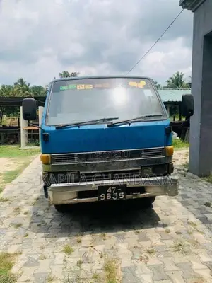 Isuzu NKR 1991 Lorry (Used)