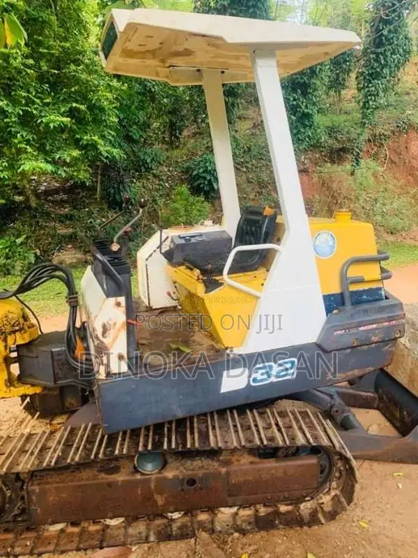 Yanmar Excavator 2014 Heavy-Duty (Used)