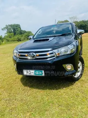 Toyota Hilux 2016 Pickup (Used)