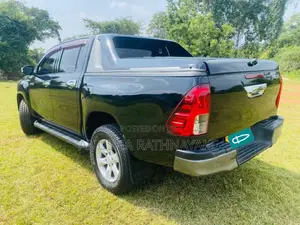 Toyota Hilux 2016 Pickup (Used)