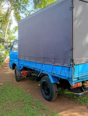 Isuzu ELF 1984 Lorry (Used)