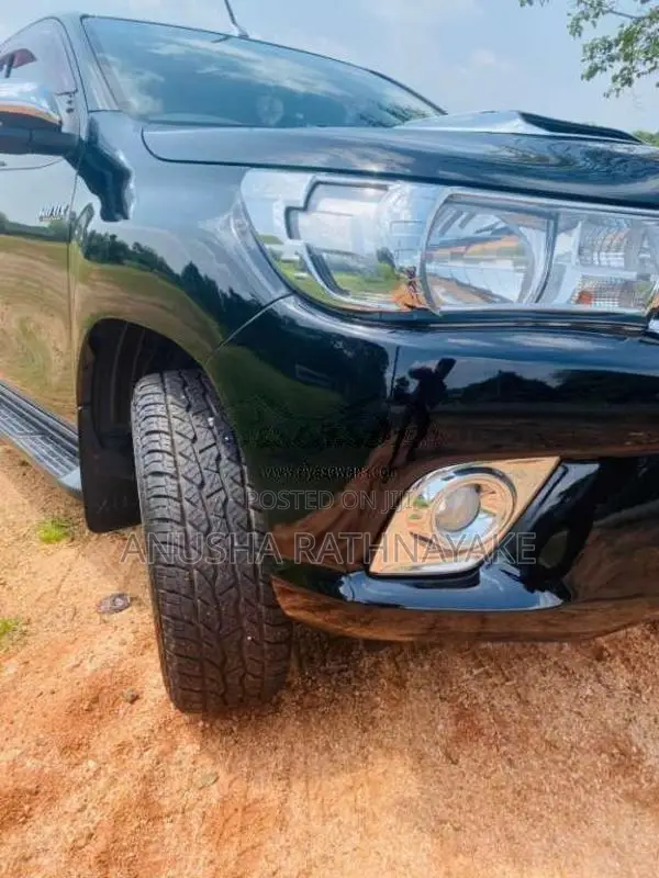 Toyota Hilux 2016 Pickup (Used)