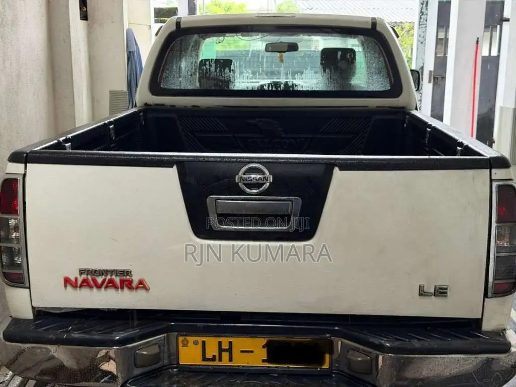 Nissan Navara 2011 Pickup (Used)