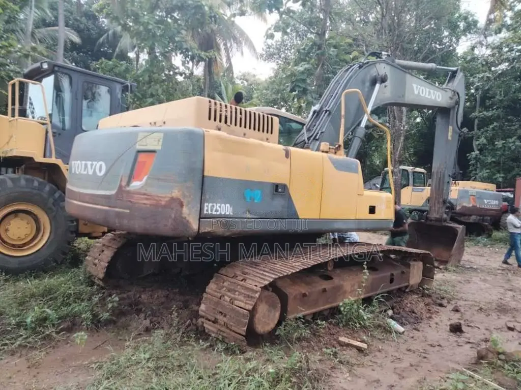 Volvo EC250DL 2013 Heavy-Duty (Used)