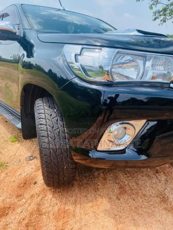 Toyota Hilux 2016 Pickup (Used)