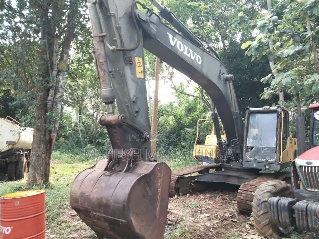 Volvo EC250DL 2013 Heavy-Duty (Used)