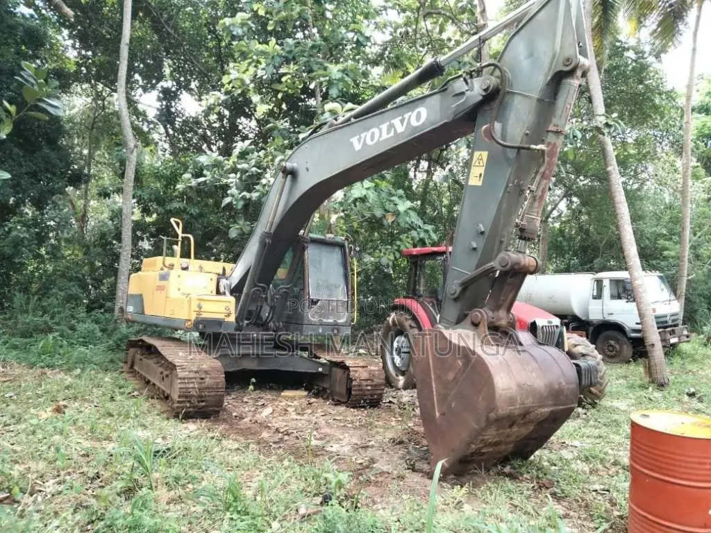 Volvo EC250DL 2013 Heavy-Duty (Used)