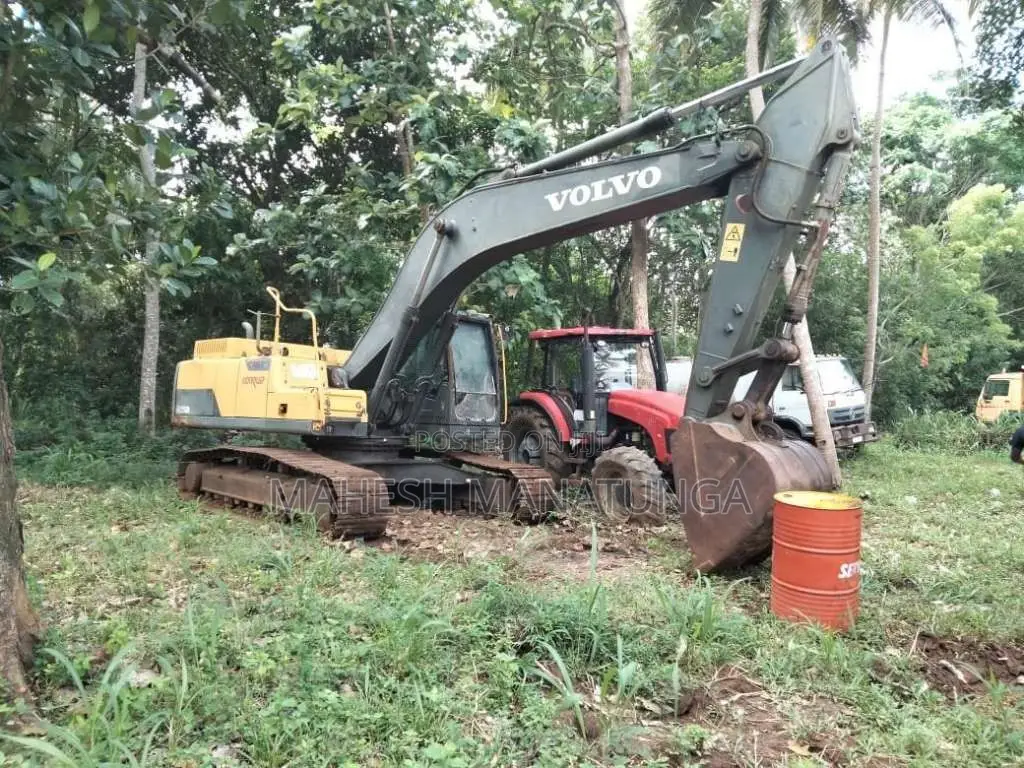 Volvo EC250DL 2013 Heavy-Duty (Used)