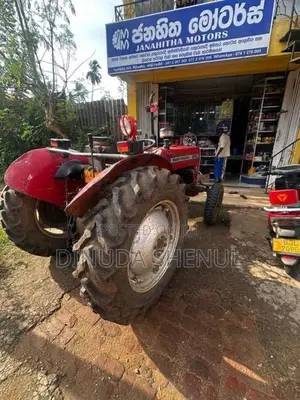 Massey-Ferguson 240 2005 Tractor (Used)