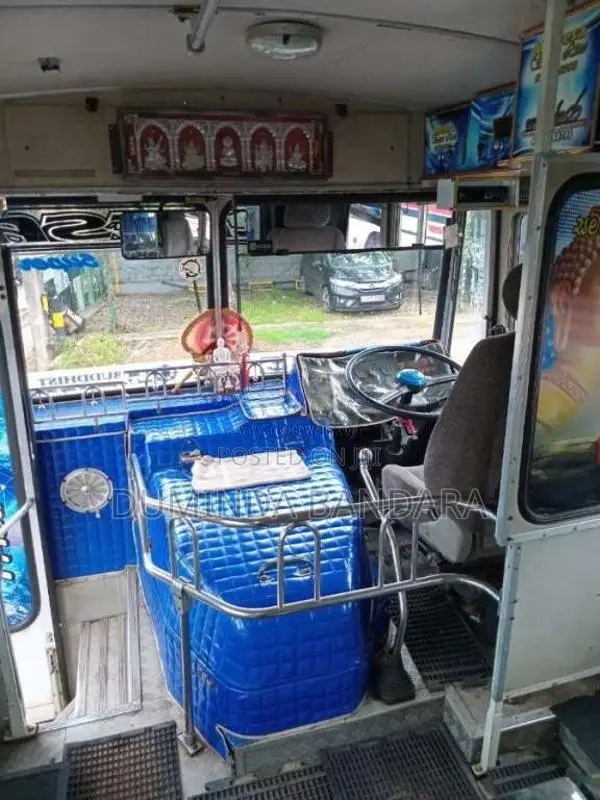 Ashok-Leyland Viking 2009 Bus (Used)