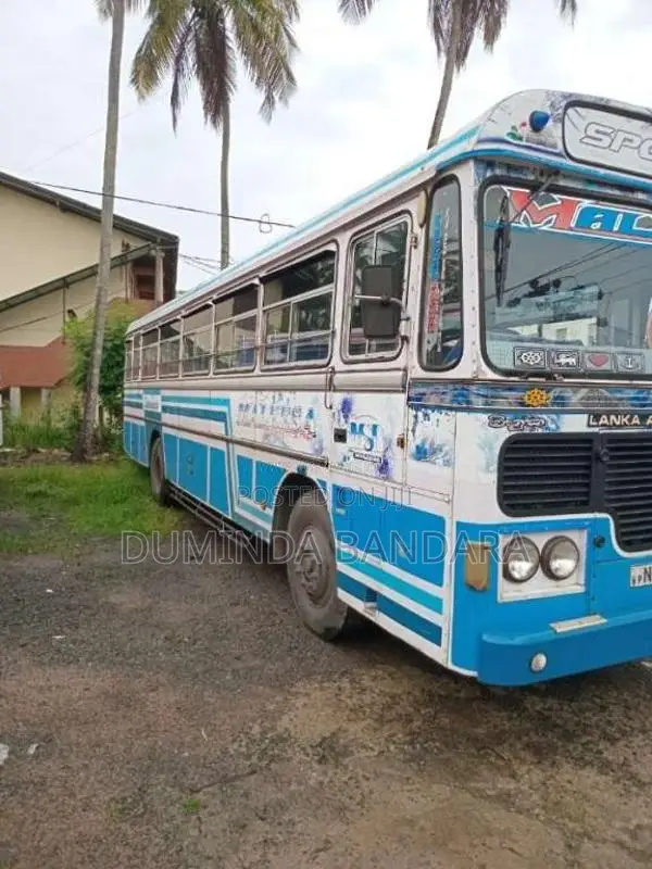 Ashok-Leyland Viking 2009 Bus (Used)