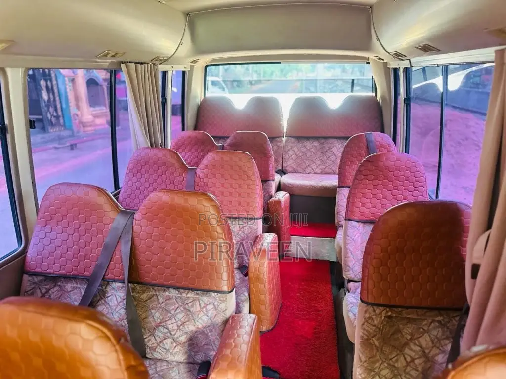 Mitsubishi Fuso Rosa 2016 Bus (Used)