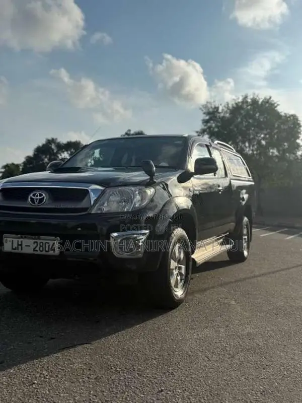 Toyota Hilux 2010 Pickup (Used)