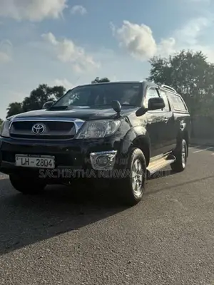 Toyota Hilux 2010 Pickup (Used)