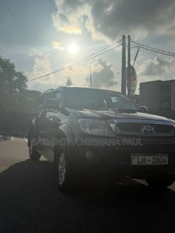 Toyota Hilux 2010 Pickup (Used)