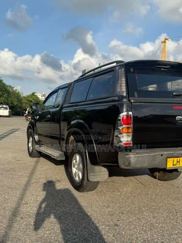 Toyota Hilux 2010 Pickup (Used)