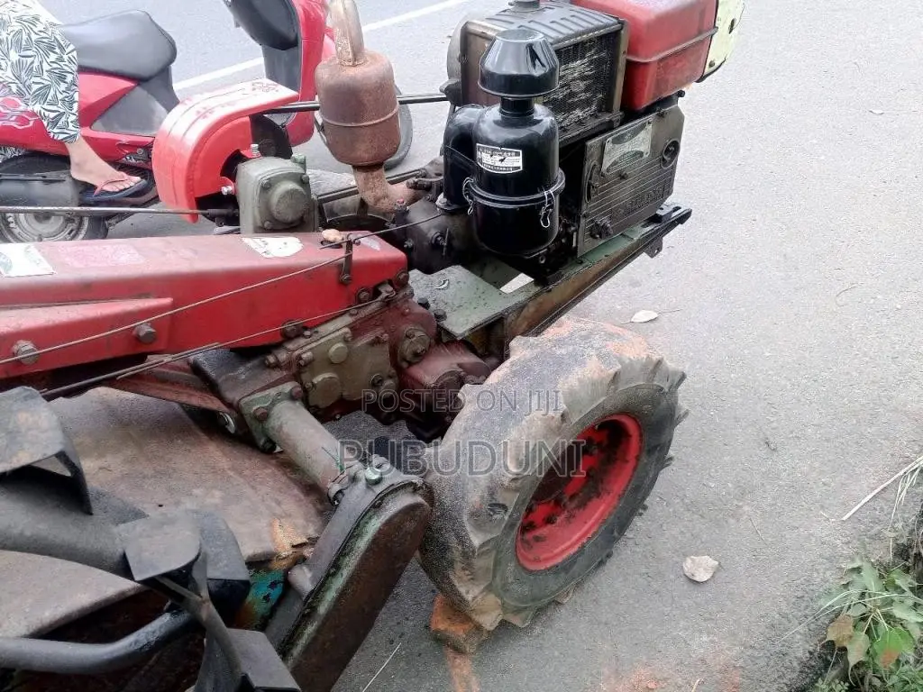 Kubota Sifang Browns 2004 Tractor (Used)