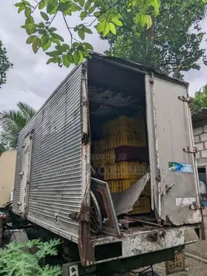 Isuzu ELF 2014 Lorry (Used)
