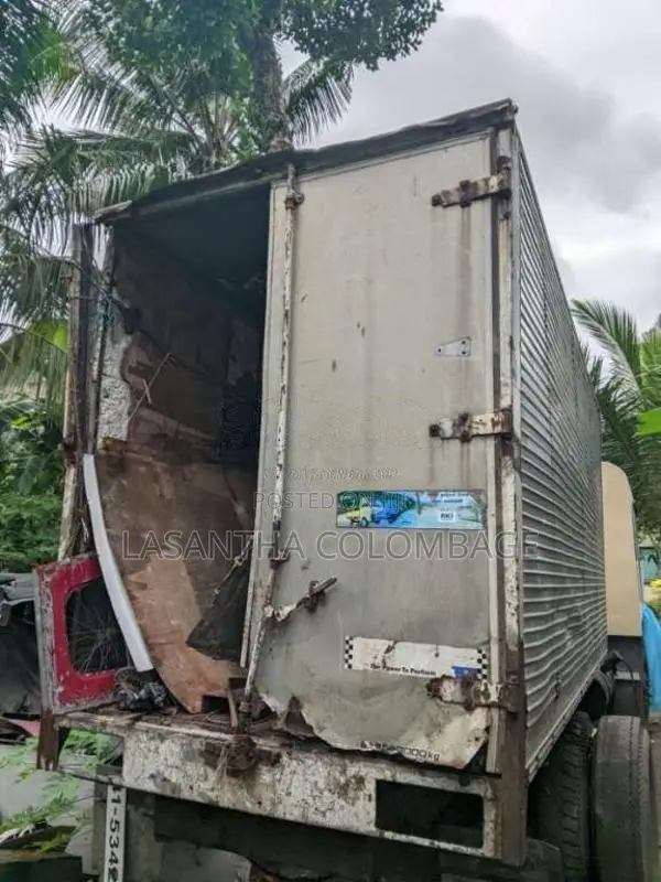 Isuzu ELF 2014 Lorry (Used)
