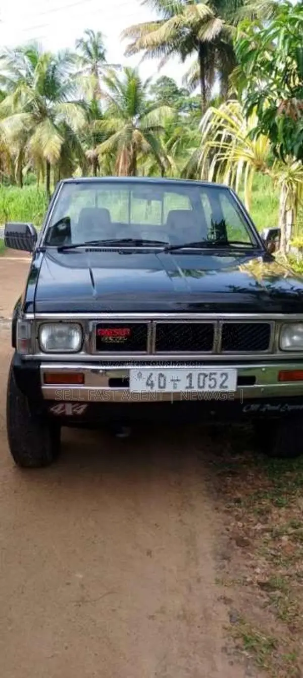Nissan Double Cab 1983 Pickup (Used)