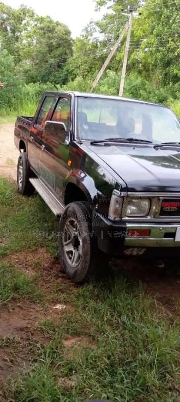 Nissan Double Cab 1983 Pickup (Used)
