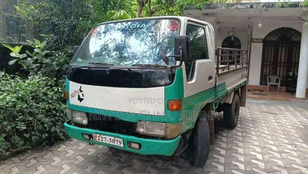 Toyota Toyoace 1992 Lorry (Used)