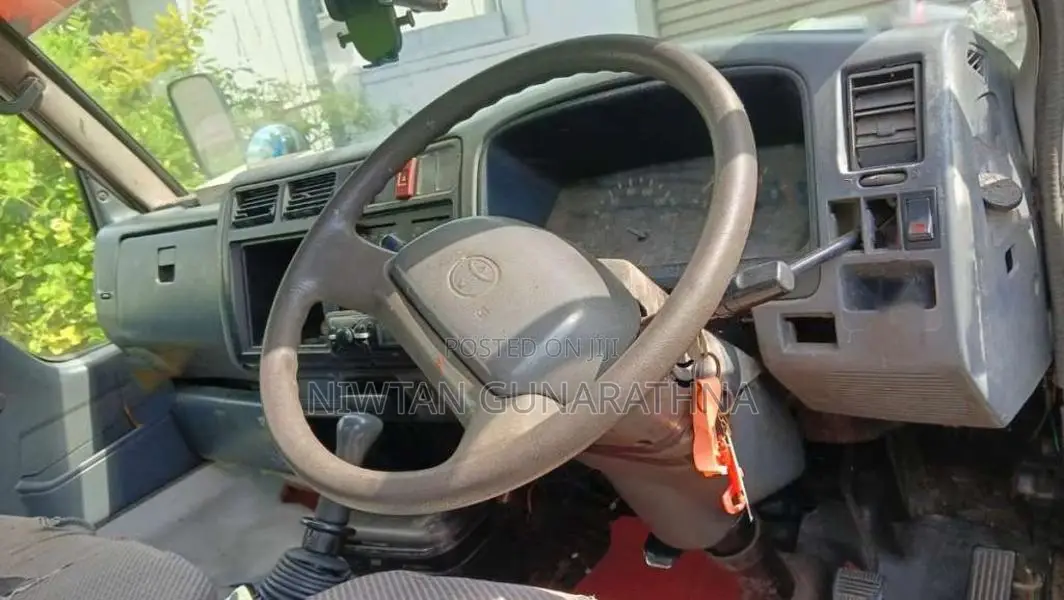 Toyota Toyoace 1992 Lorry (Used)