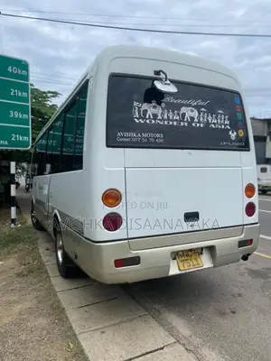 Mitsubishi Bola Rosa 2006 Bus (Used)