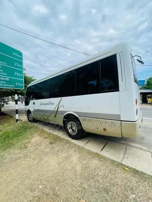 Mitsubishi Bola Rosa 2006 Bus (Used)