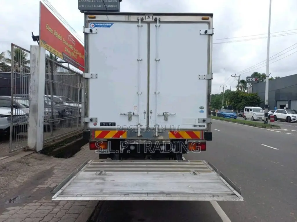 Isuzu Forward 2017 Lorry Unregistered (Recondition)