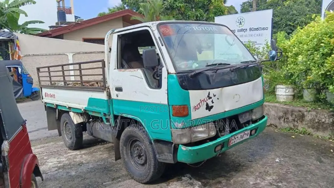 Toyota Toyoace 1992 Lorry (Used)