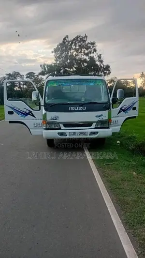 Isuzu 350 1999 Lorry (Used)