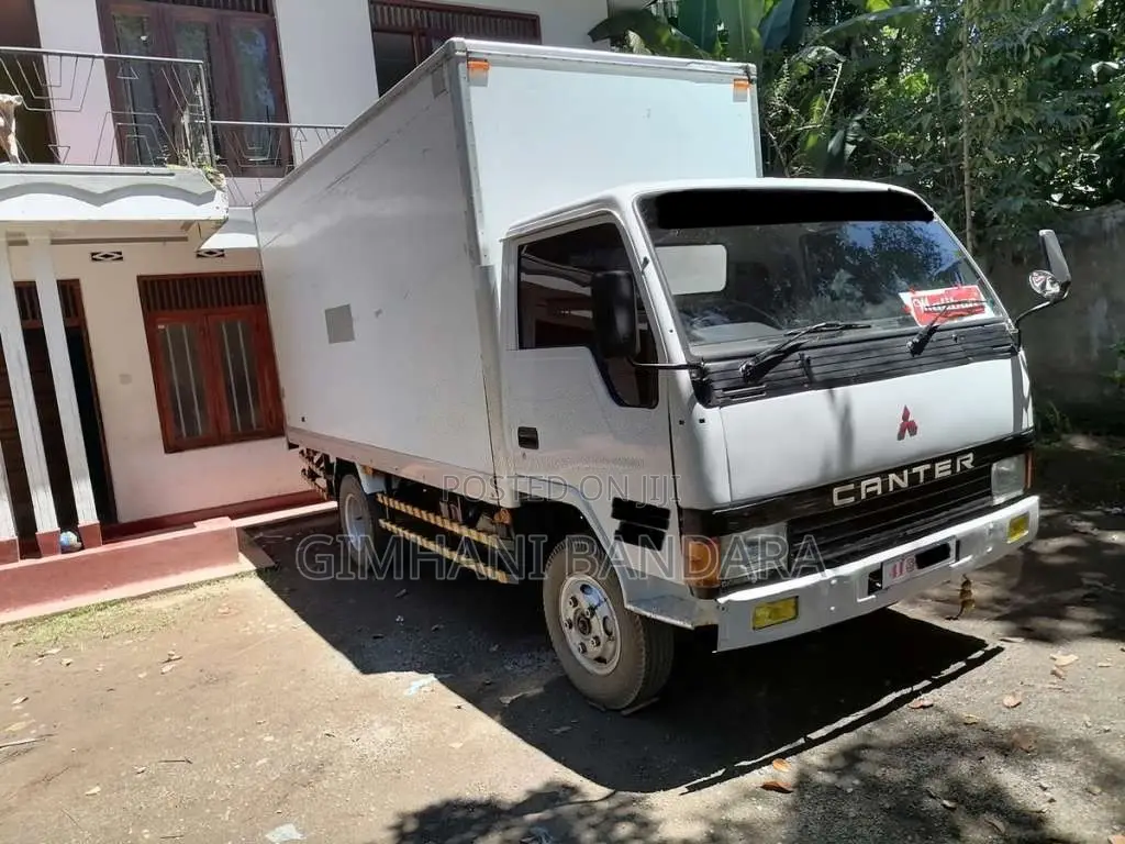 Mitsubishi Canter 1982 Lorry (Used)