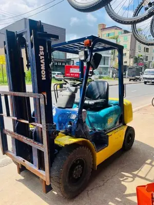 Komatsu Fork Lift 2008 Heavy-Duty Unregistered (Recondition)