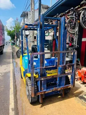 Komatsu Fork Lift 2008 Heavy-Duty Unregistered (Recondition)