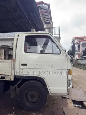 Isuzu ELF 1984 Lorry (Used)