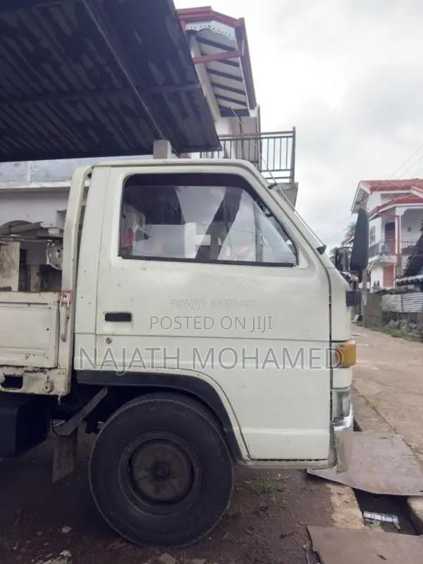 Isuzu ELF 1984 Lorry (Used)