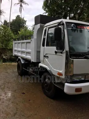Nissan Ud Tipper 2 2005 Lorry (Used)