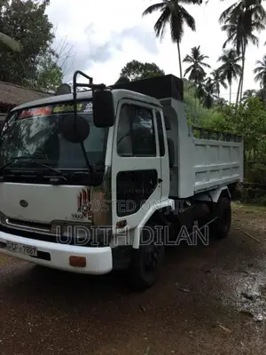 Nissan Ud Tipper 2 2005 Lorry (Used)