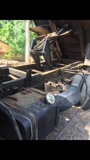 Nissan Ud Tipper 2 2005 Lorry (Used)