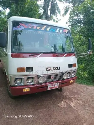 Isuzu Journey 1988 Bus (Used)