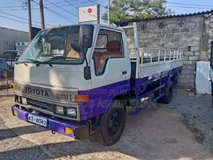 Toyota Dyna 1989 Lorry (Used)