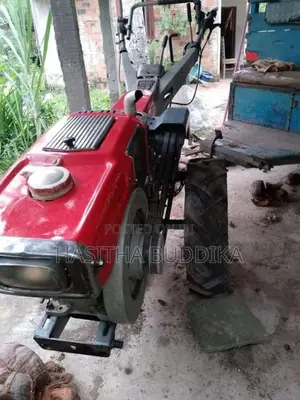 Kubota K700 2004 Tractor (Used)