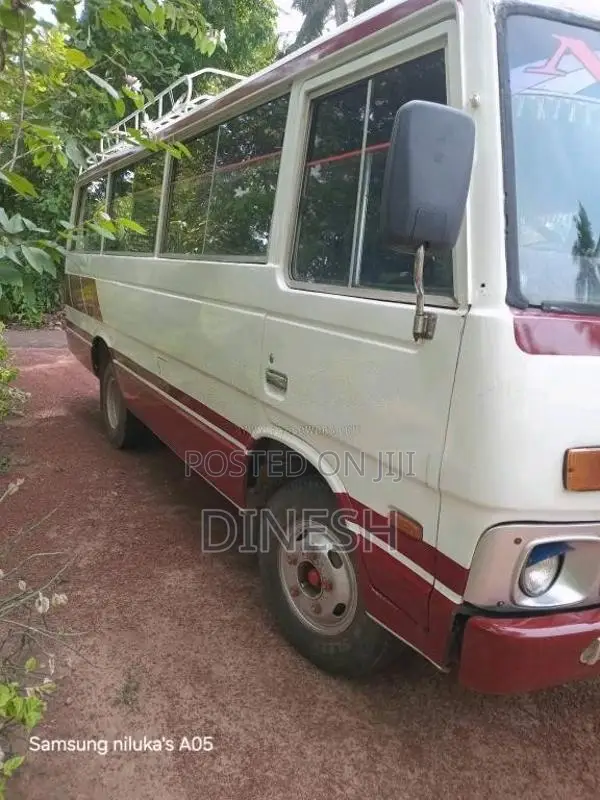 Isuzu Journey 1988 Bus (Used)