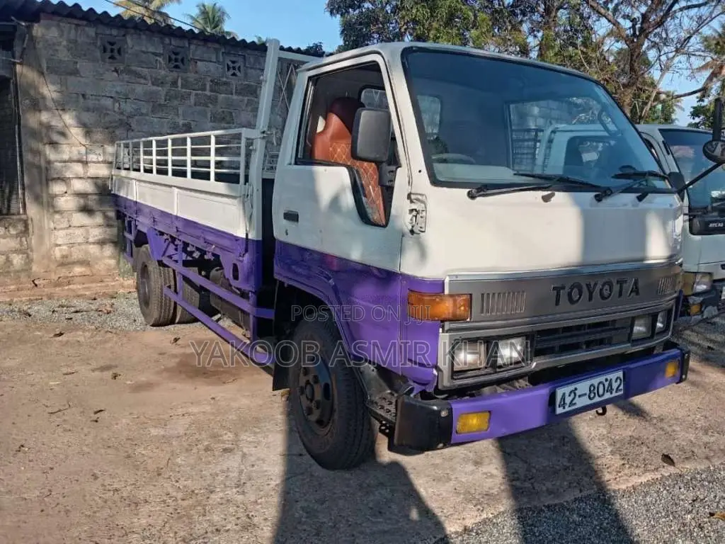 Toyota Dyna 1989 Lorry (Used)