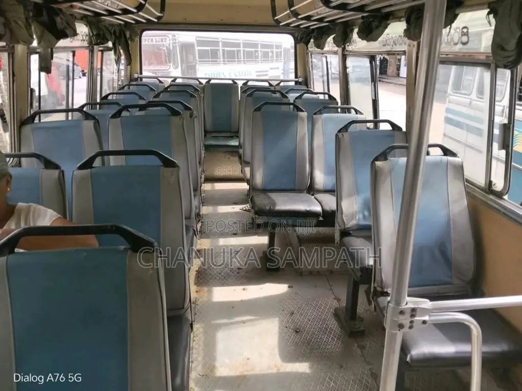 Mitsubishi Eicher 1990 Bus (Used)